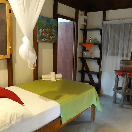 Hibiscus Valley Inn Marigot Екстериор снимка