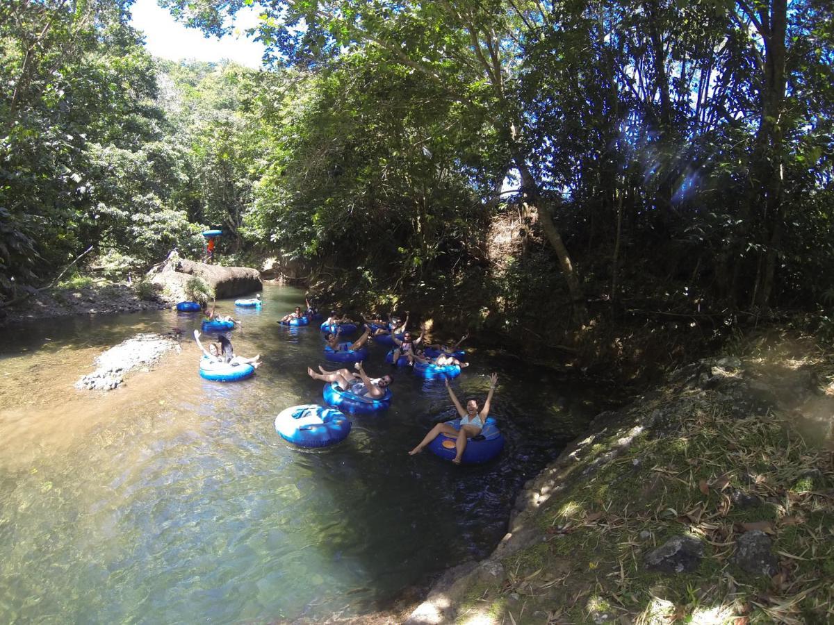 Hibiscus Valley Inn Marigot Екстериор снимка