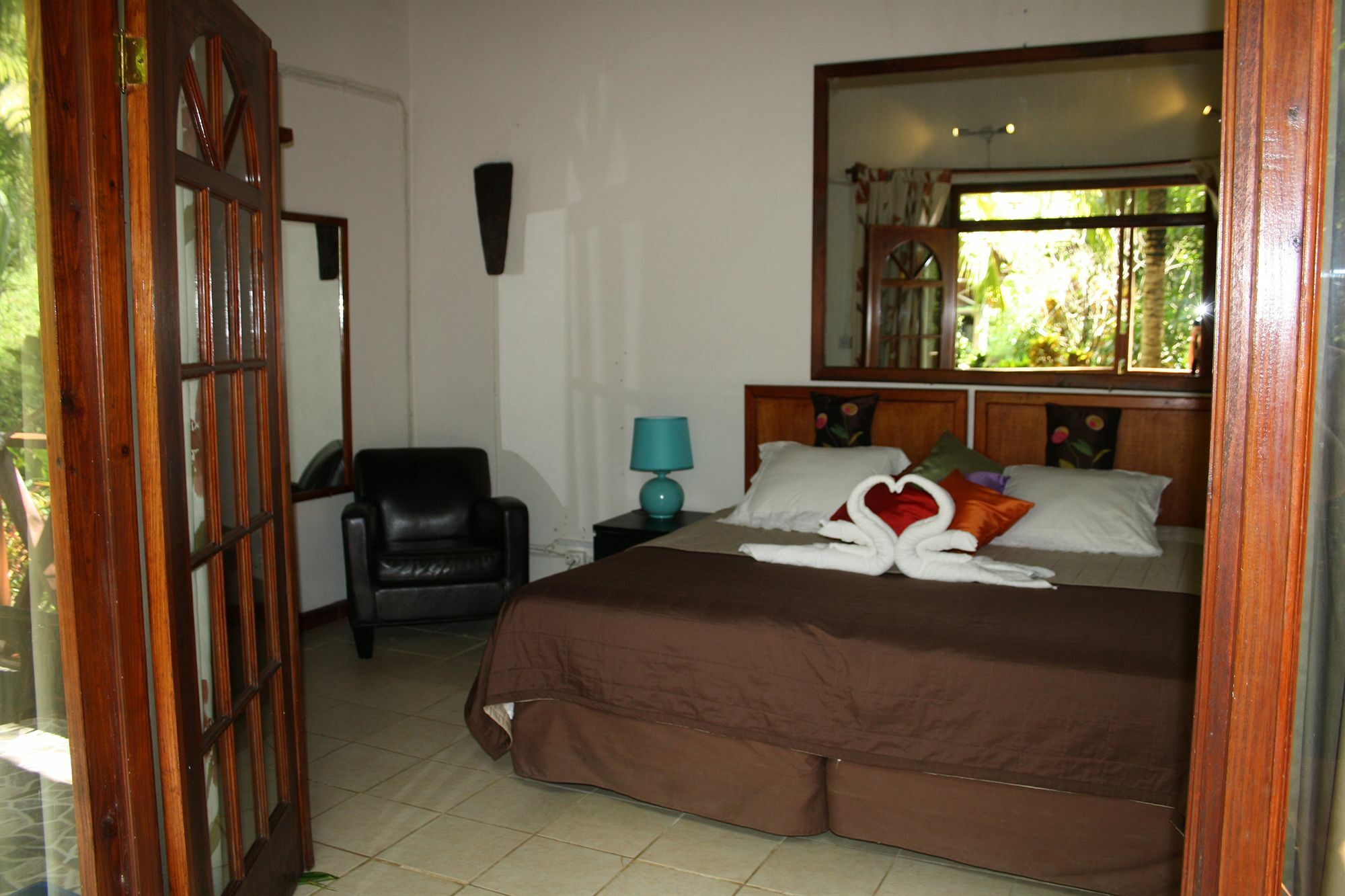 Hibiscus Valley Inn Marigot Екстериор снимка